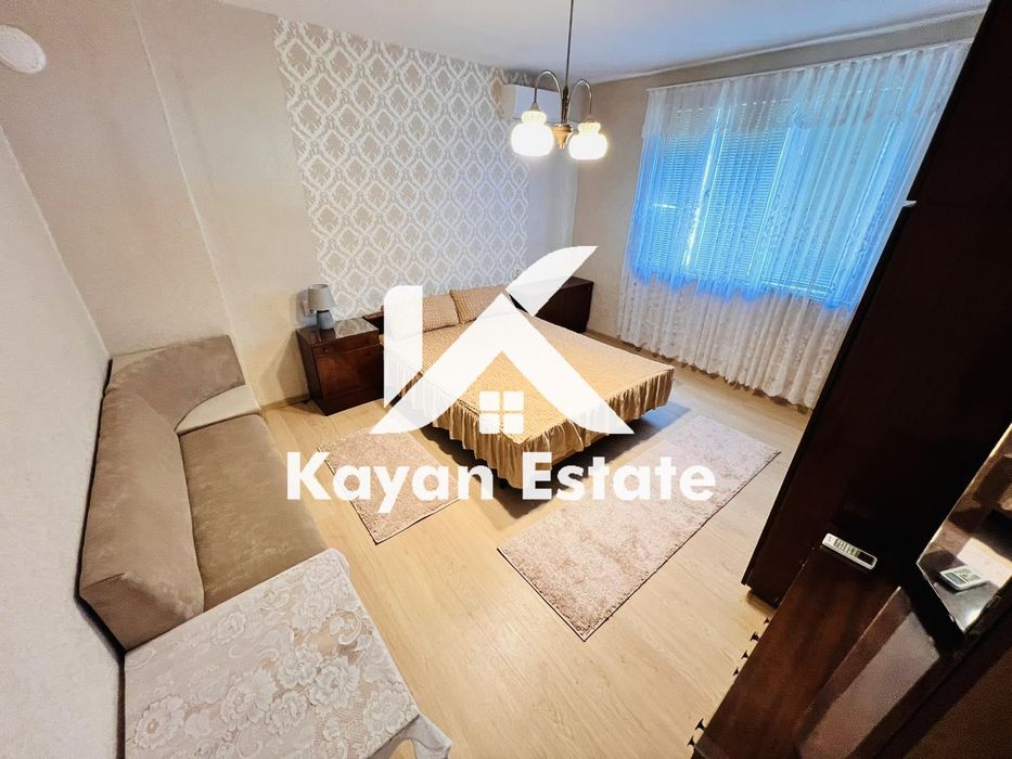 Дава се под наем Тристаен апартамент в Бургас, Център - 80 кв.м за 425 € - Снимка #4