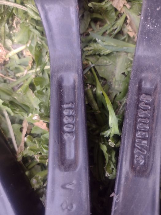 Vând anvelope  cu tot cu genti