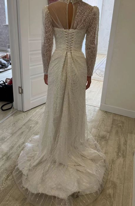 Свадебное платье                                       .