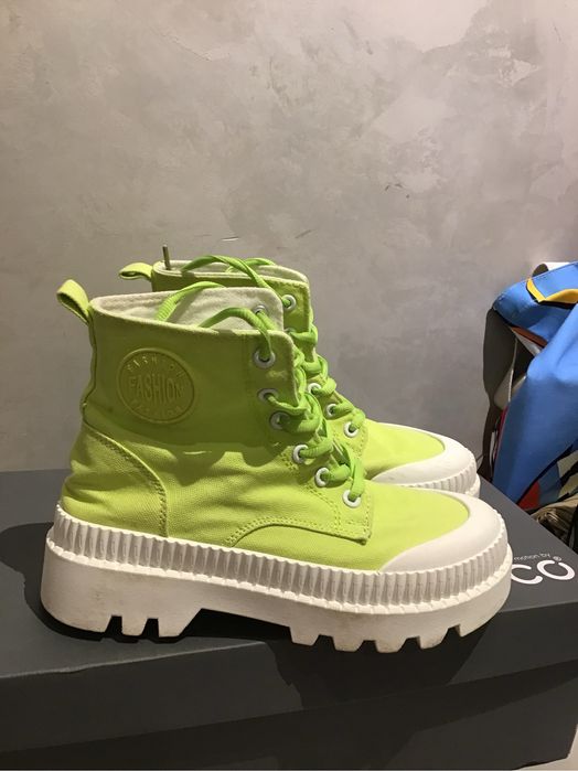 Електриково-зелени, летни кецове