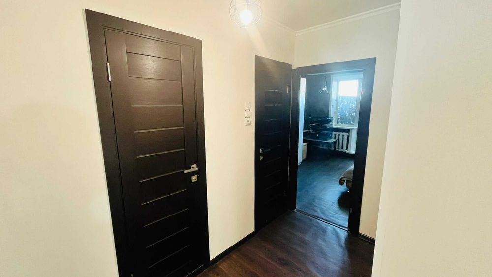 Продам 3-комнатную, Сералина 42