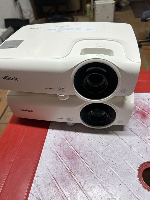 Проектор  Vivitek DX263 есть 2 шт