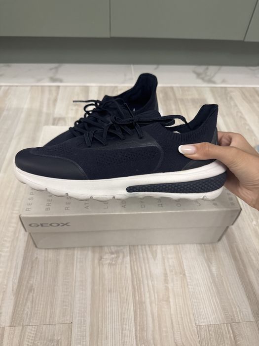 Geox кроссовки новые