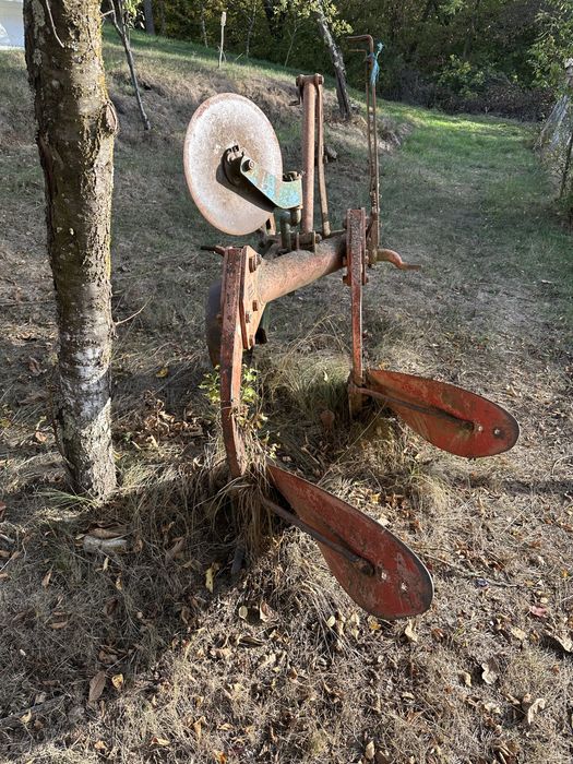 Plug kverneland cu doua trupite