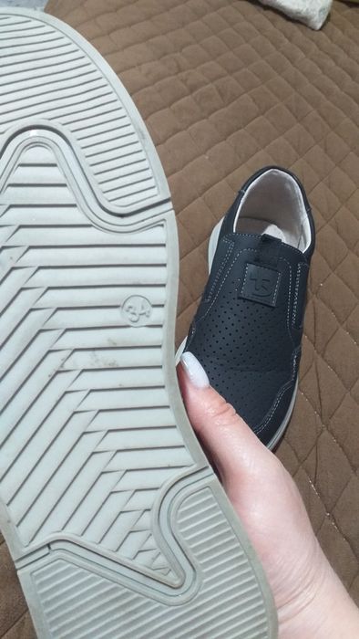 Продам туфли школьные