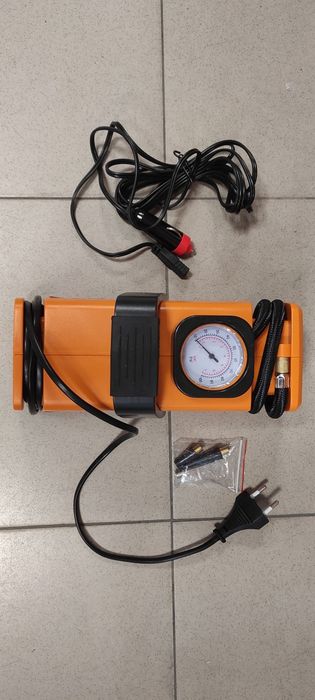 Компресор за помпане на гуми на 12v и 220 v