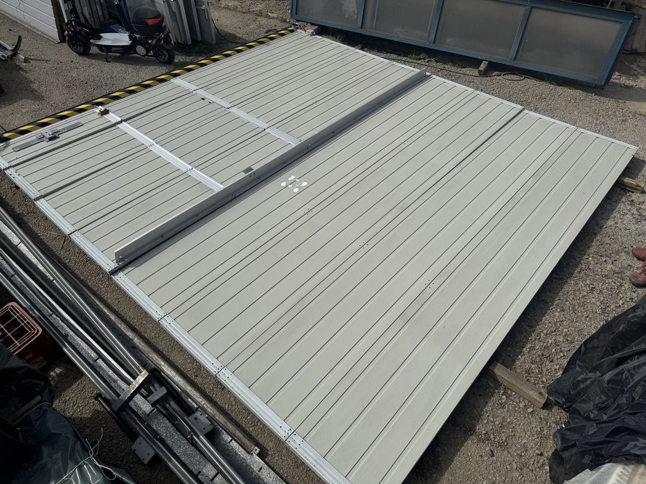 USA SECTIONALA INDUSTRIALA poarta hala garaj H 400 x L 370 Hormann B2