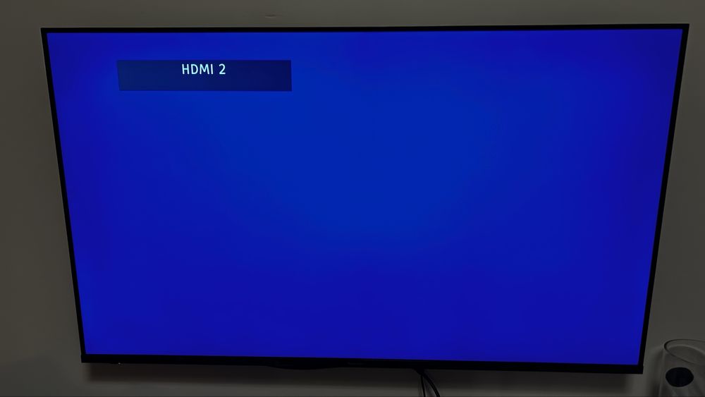 Panasonic TX-58GX700E 58" 4K Smart TV плюс стойка за стена