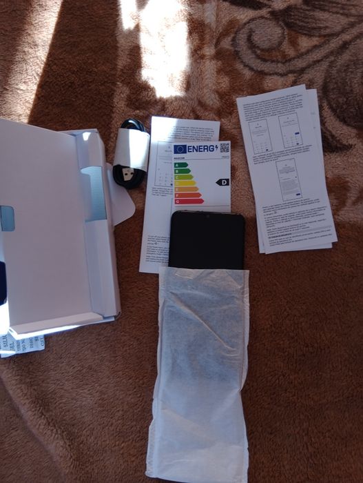 Telefon Mobil Nou Sigilat - La Cutie, Cu Garanție