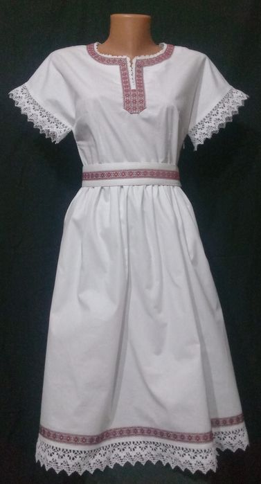 Дамска рокля с шевици