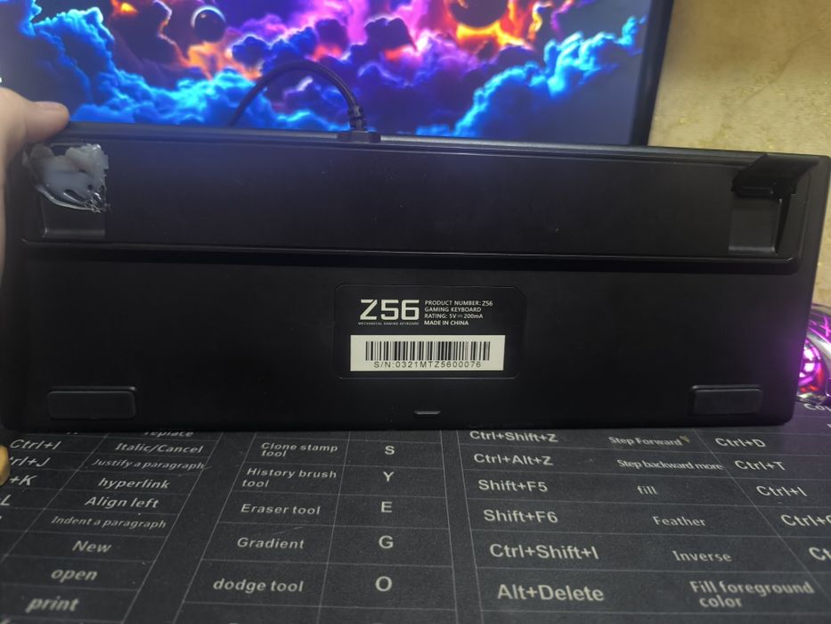 Продаю клавиатуру с подсветкой