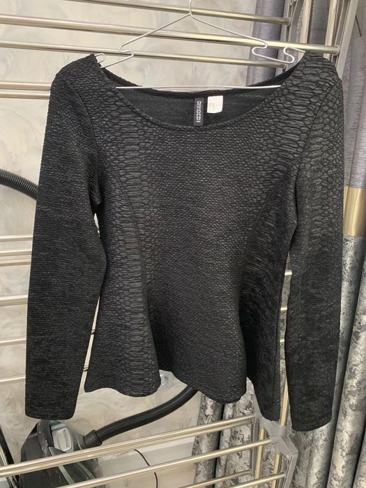 Kiyimlar har hil brenddan sfati alo darajada, narhlar kelishilgan