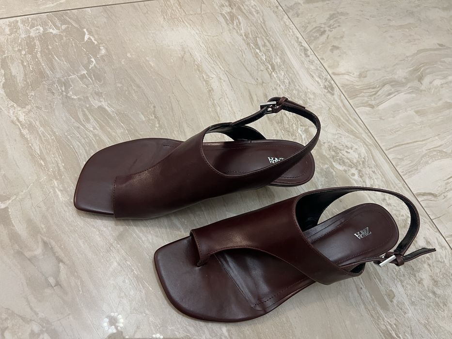 Босоножки кожанные женские