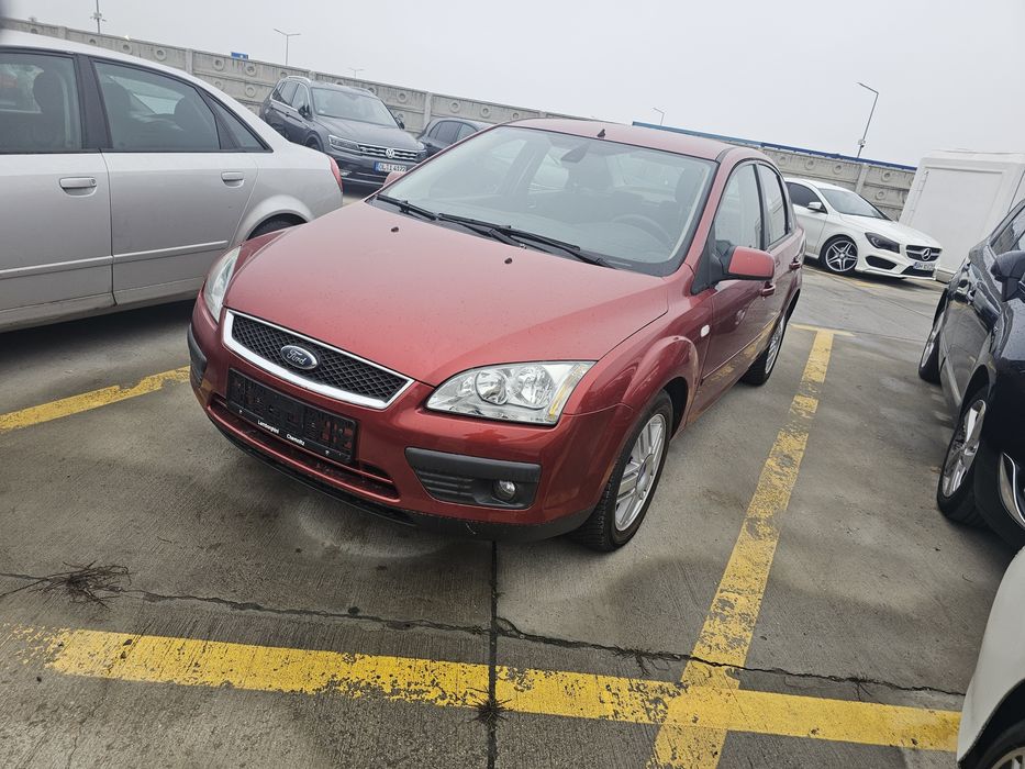 Ford focus ghia 1,6 benzina !