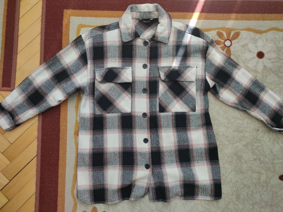 Дамски връхни дрехи р-р  L за 8€