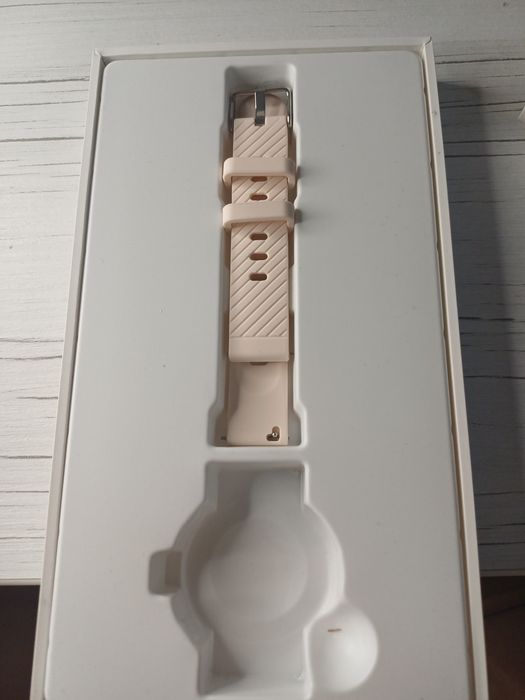 Ceas smartwatch.