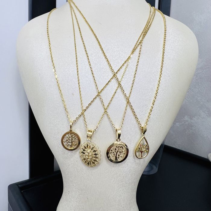 Золотая шикарная цепочка. Золото 585  есть доставка. Коробочка в бонус