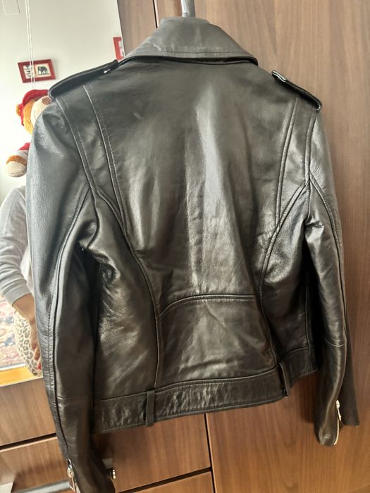 Geaca de piele neagra Zara