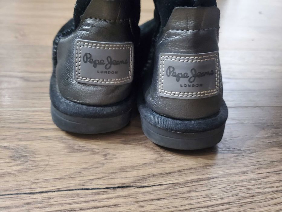 UGG-uri mas 35, piele intoarsa ext