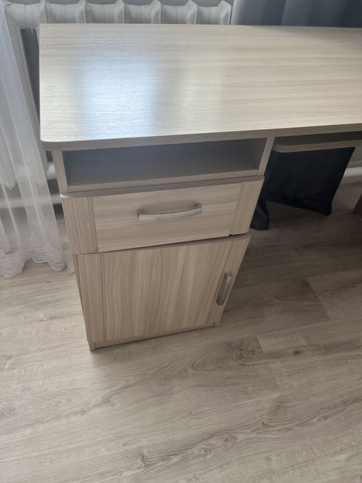 Продам стол ученический