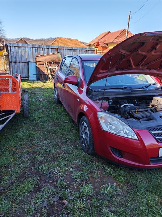 Dezmembrez kia ceed 1 6 benzină