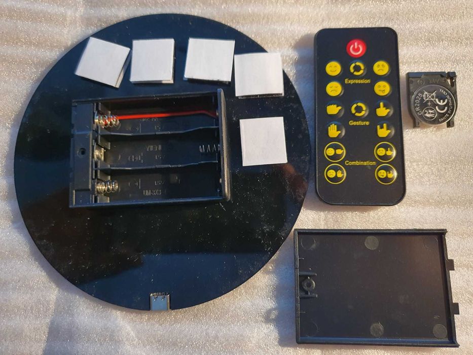 Забавна светеща с жестове или емотикони светодиодна табела