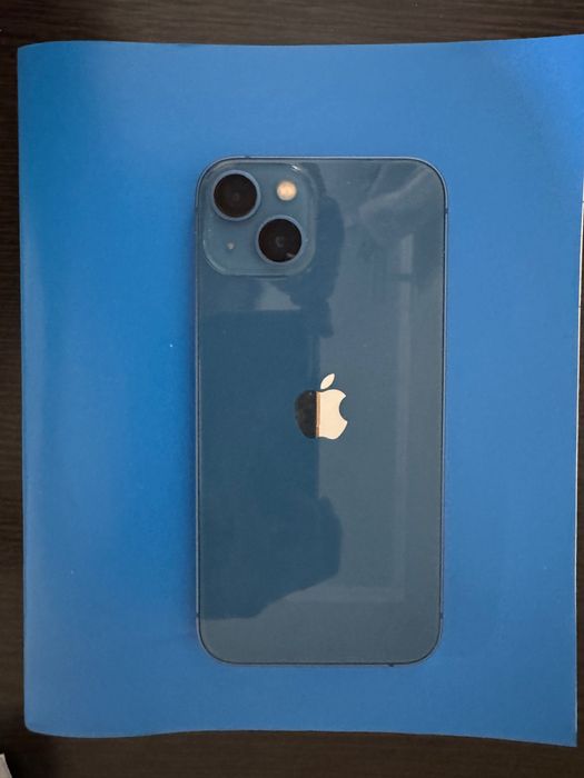 Продам Iphone 13 + Macbook 13 MGN93