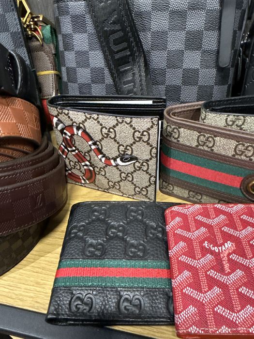 Кожен партфеил и чанти ( клъчове) на GUCCI  и Goyard
