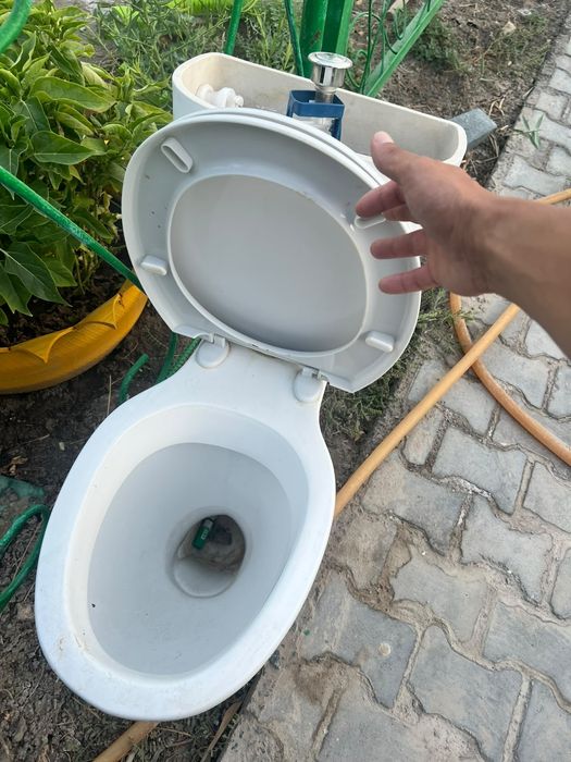 Продам унитаз буу