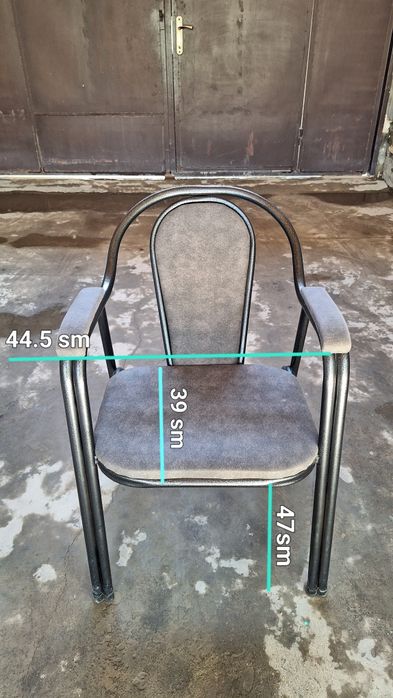 Stullar hovli uchun juda baquvvat