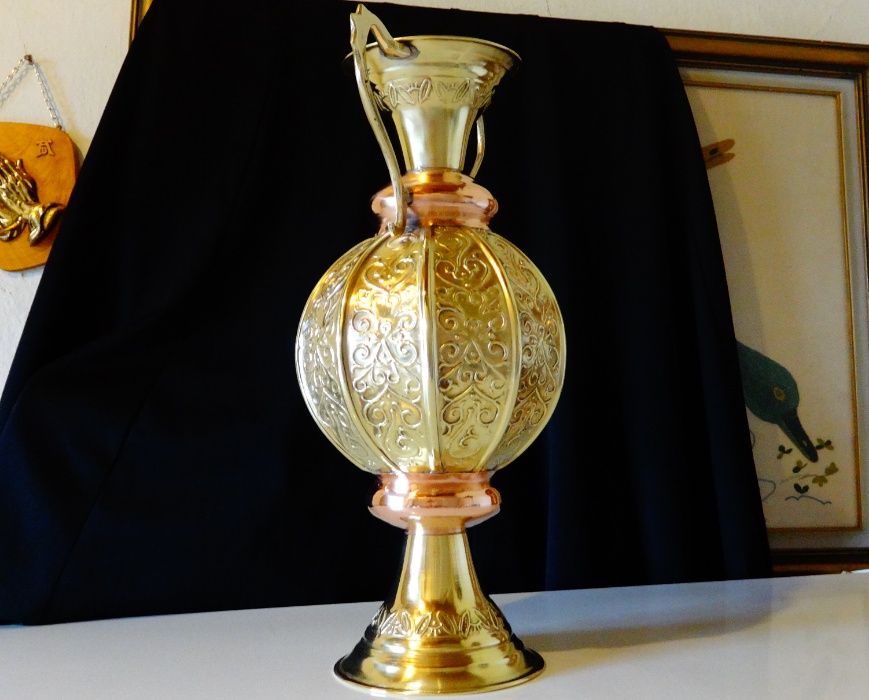 Медна ваза,медна кана,амфора 1.6 кг.