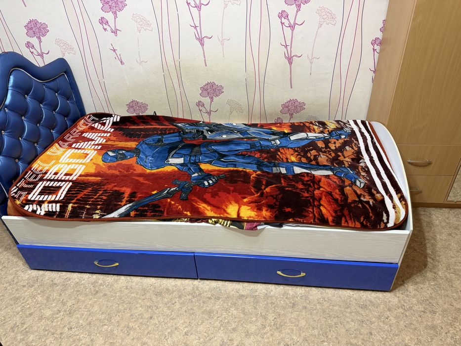 Продам кровать.