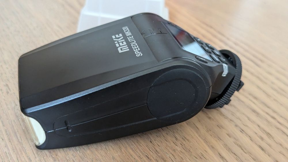 Blitz TTL pt Sony - Meike Speedlite MK 320
