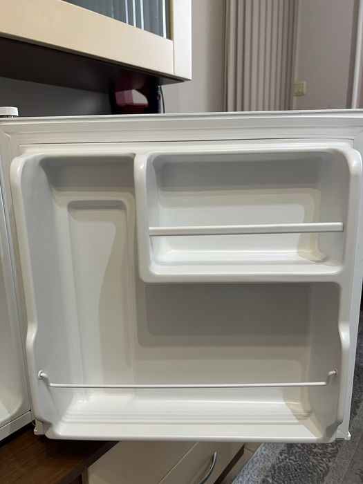 Мини хладилник Comfee