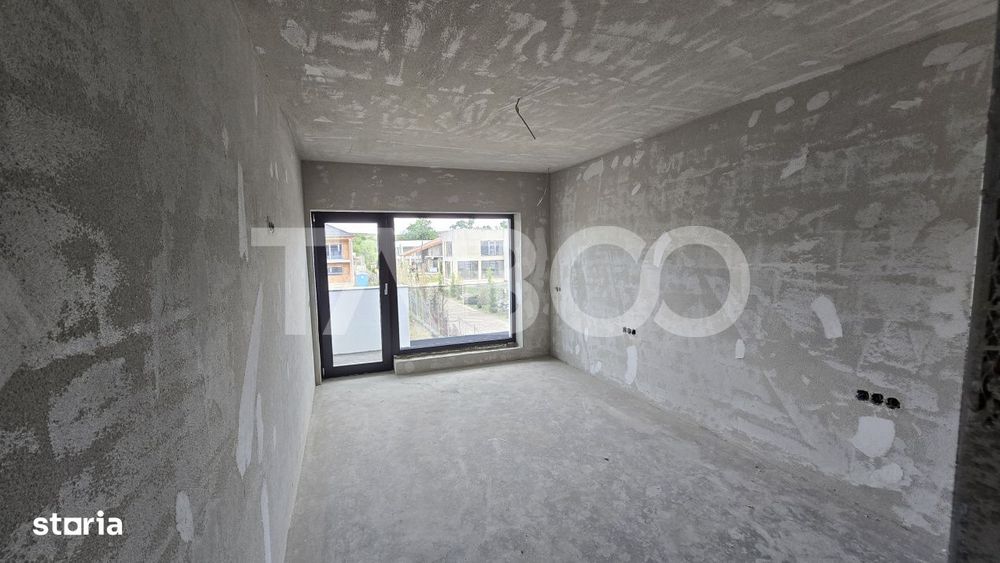 Duplex de vanzare 450mp teren liber 4 camere 2 bai 2 parcari Selimbar