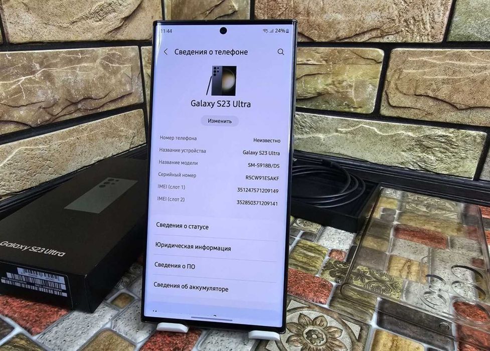 Мобильный телефон Samsung