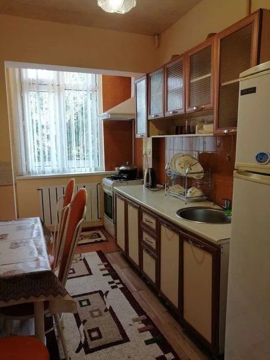 Ижарага Юнусабад 11 кварталда 2 хона уй ижарага берилади