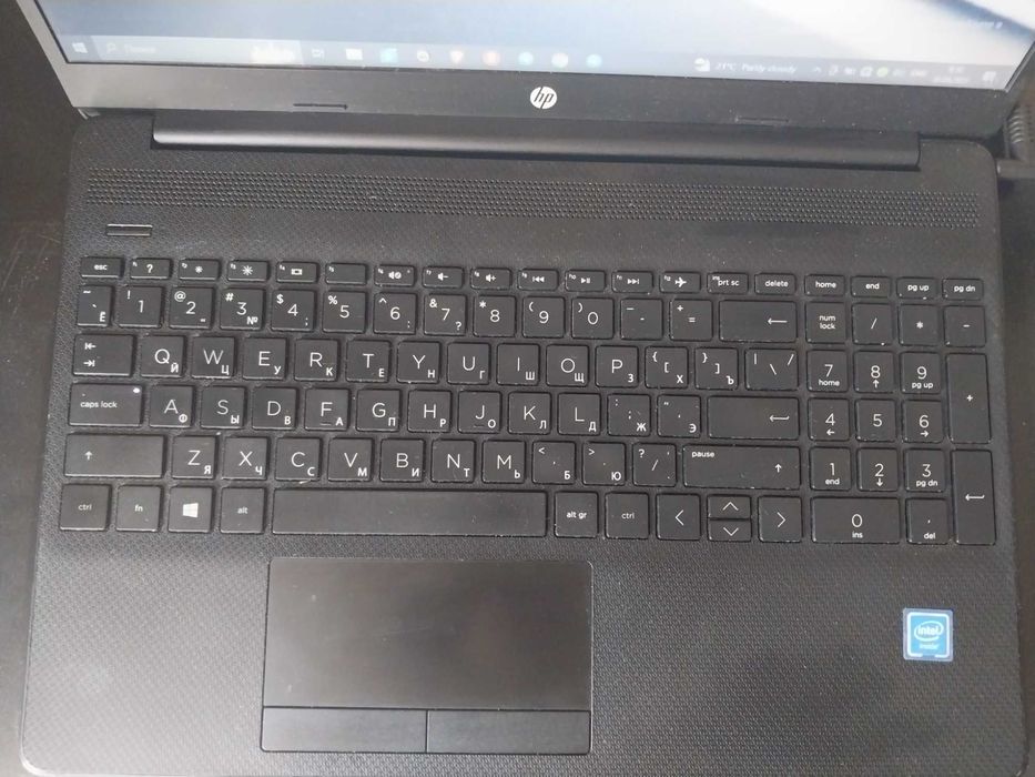 Kompyuter HP. Olinganiga 2 yil boldi.