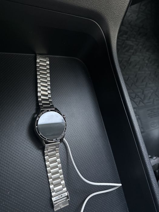 Продам электронные часы