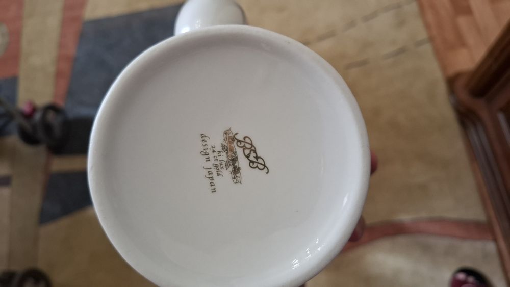 Продам сервис японский фарфор очень хорощего качества