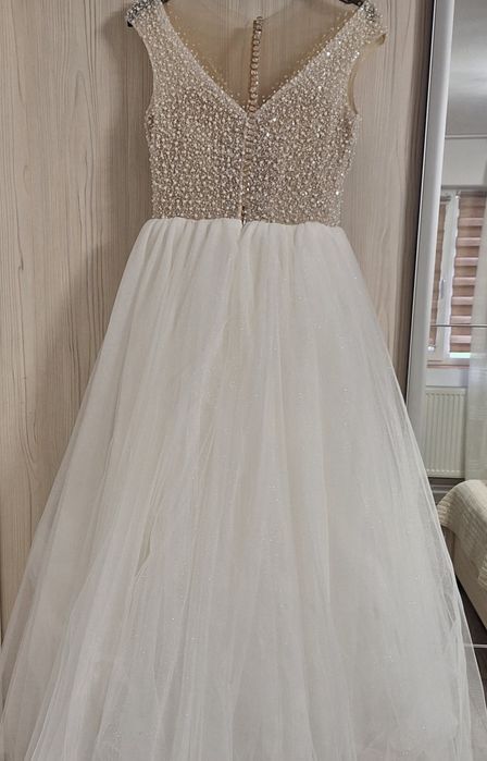 Rochie de mireasă cusută manual