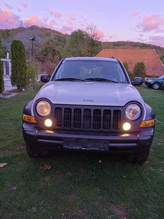 Jeep Cherokee 2.8 diesel automat 4x4 reductor an 2006