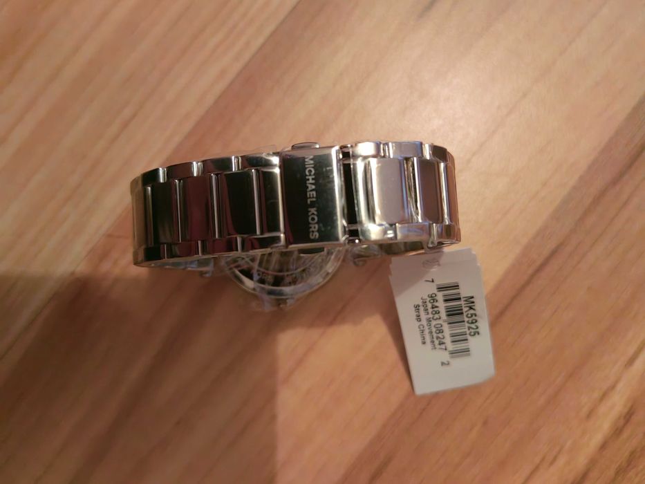 Часовник на MICHAEL KORS