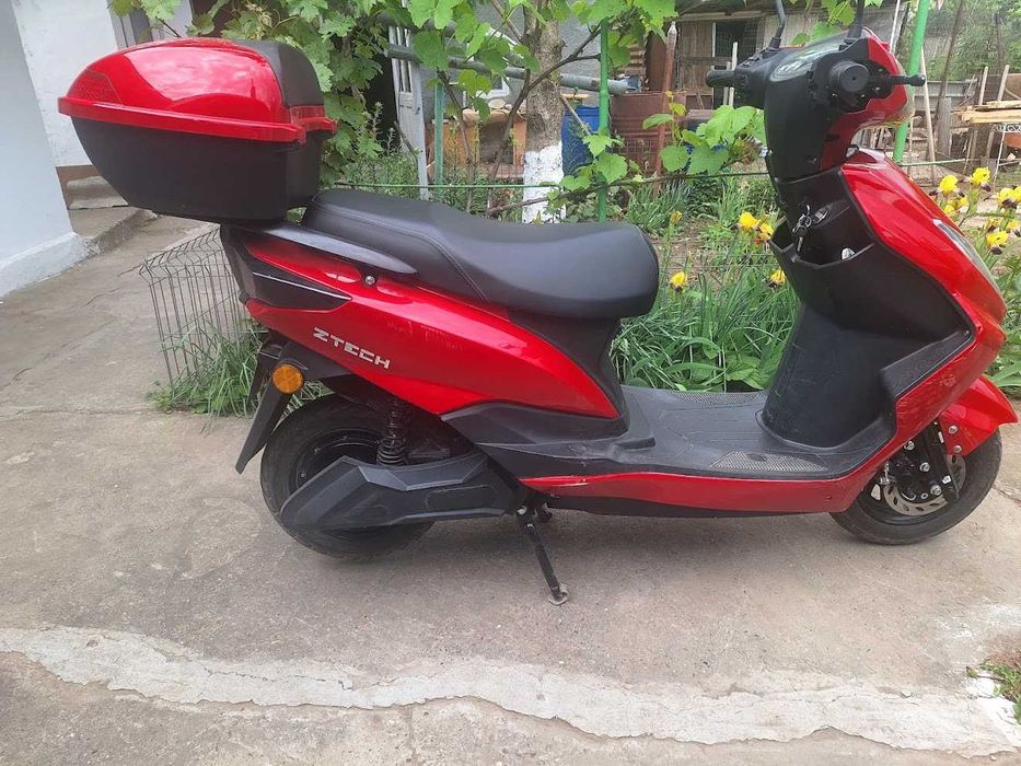 Vand Scuter  electric ZT-36 (25km/h) Stare impecabila,unic proprietar