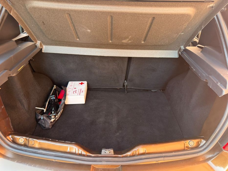 Dacia  Sandero,1600 cm benzina,