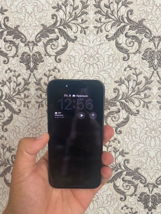 Продаю iPhone 15 Pro СРОЧНО