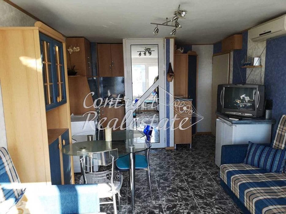 Дава се под наем Едностаен апартамент в Варна, Център - 28 кв.м за 255 € - Снимка #3