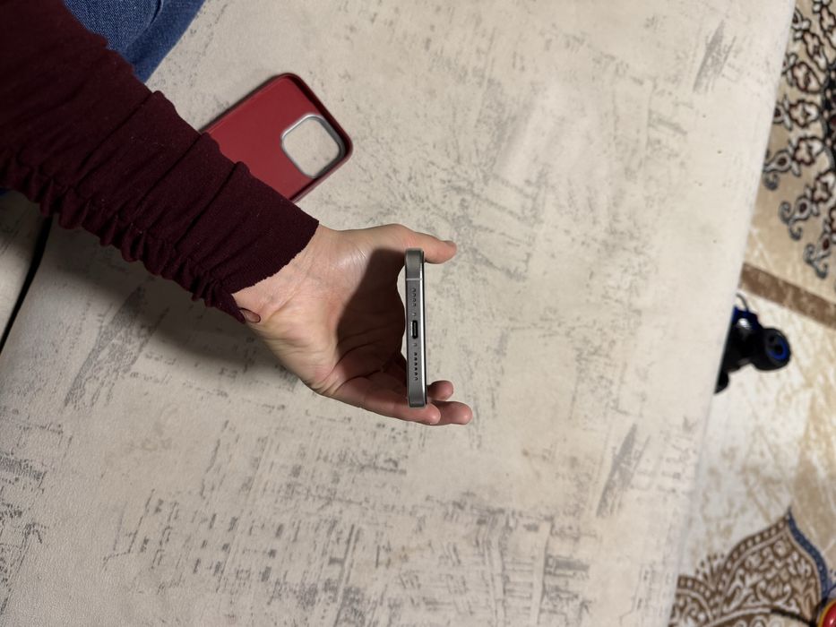 Продам iPhone 15 Pro Max