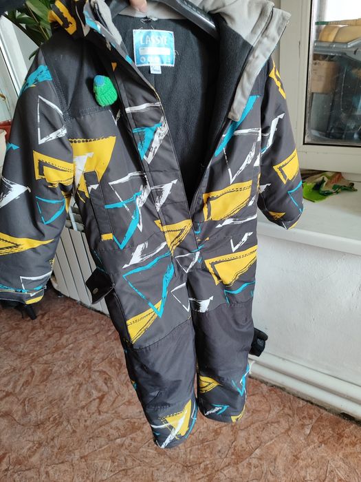 Продаю детский зимний комбинезон