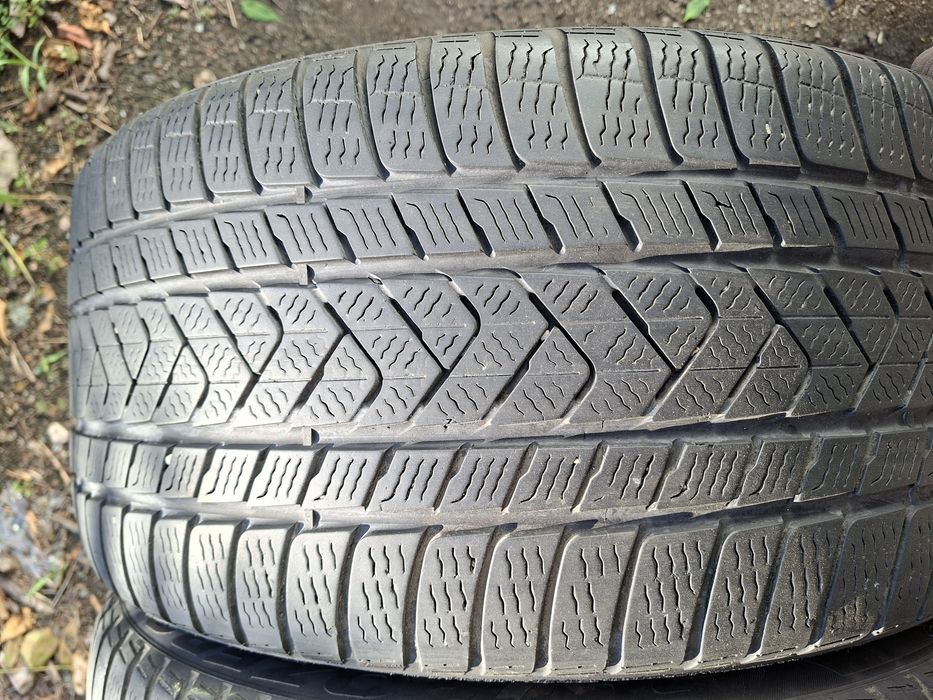 2бр. 275/35/20 Pirelli Sottozero